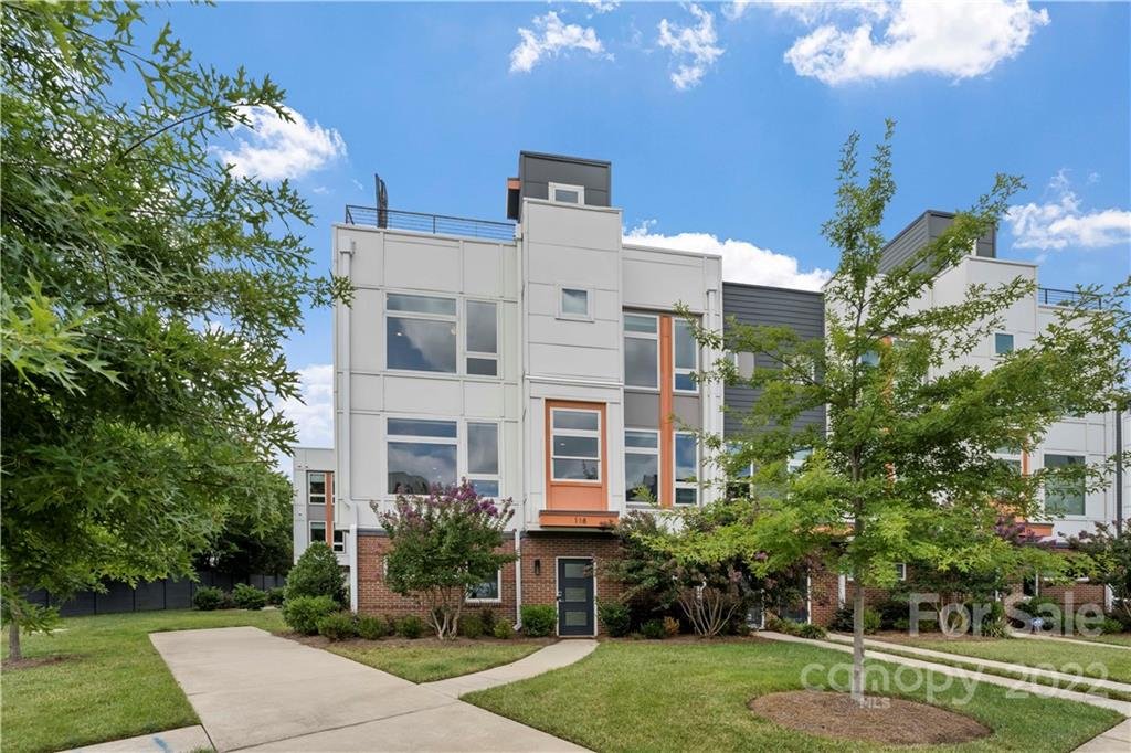 Property image 1 at 118 W Poindexter Drive, Charlotte, NC 28203
