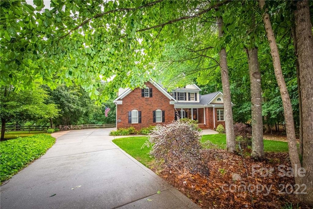 Property image 1 at 128 Archbell Point Lane, Mooresville, NC 28117