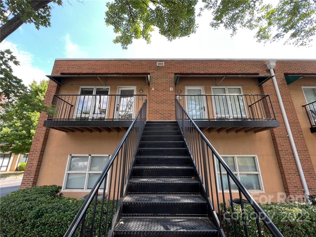 Property image 1 at 452 S Main Street, Davidson, NC 28036