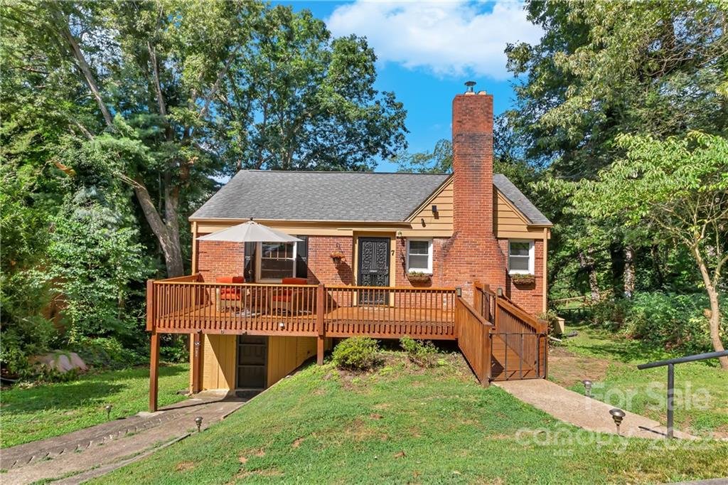 Property image 1 at 7 Canterbury Road, Asheville, NC 28805