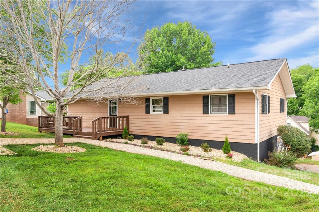 Property image 1 at 252 Oak Park Drive, Clyde, NC 28721