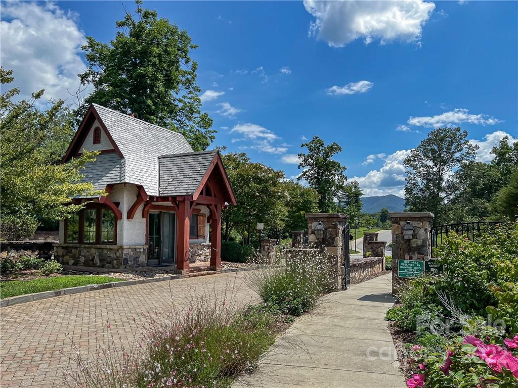 Property image 1 at 9 Vincennes Court, Asheville, NC 28804