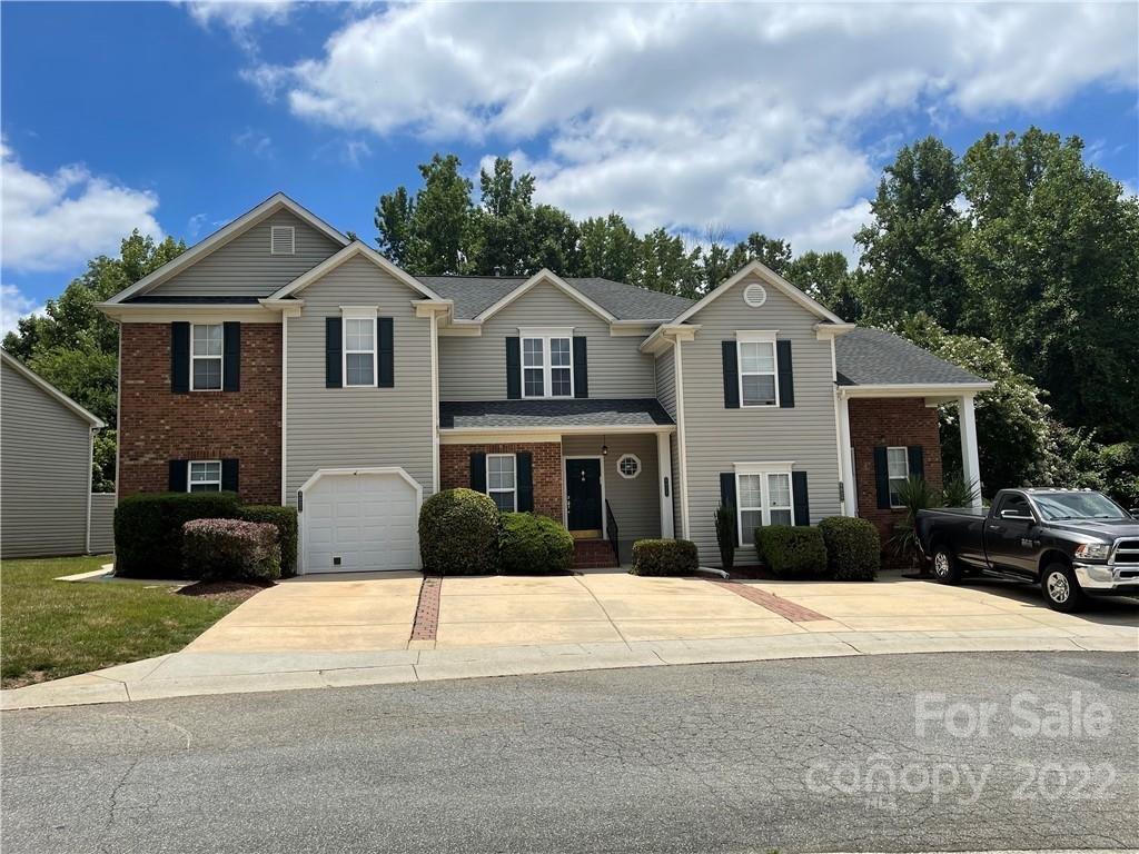 Property image 1 at 9025 Cinnabay Drive, Charlotte, NC 28216