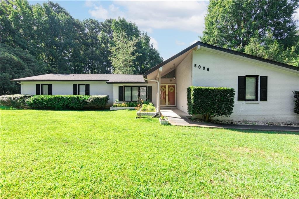 Property image 1 at 5006 Isaac Drive, Charlotte, NC 28216