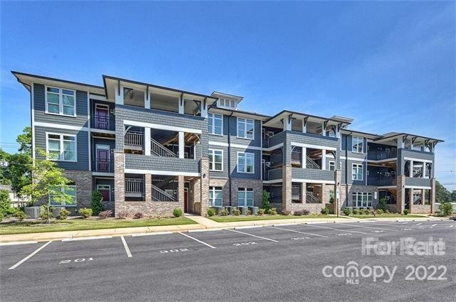 Property image 1 at 935 Mcalway Road, Charlotte, NC 28211