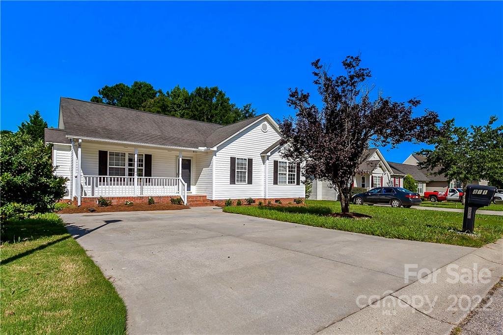 811 Eagle Bluff Court