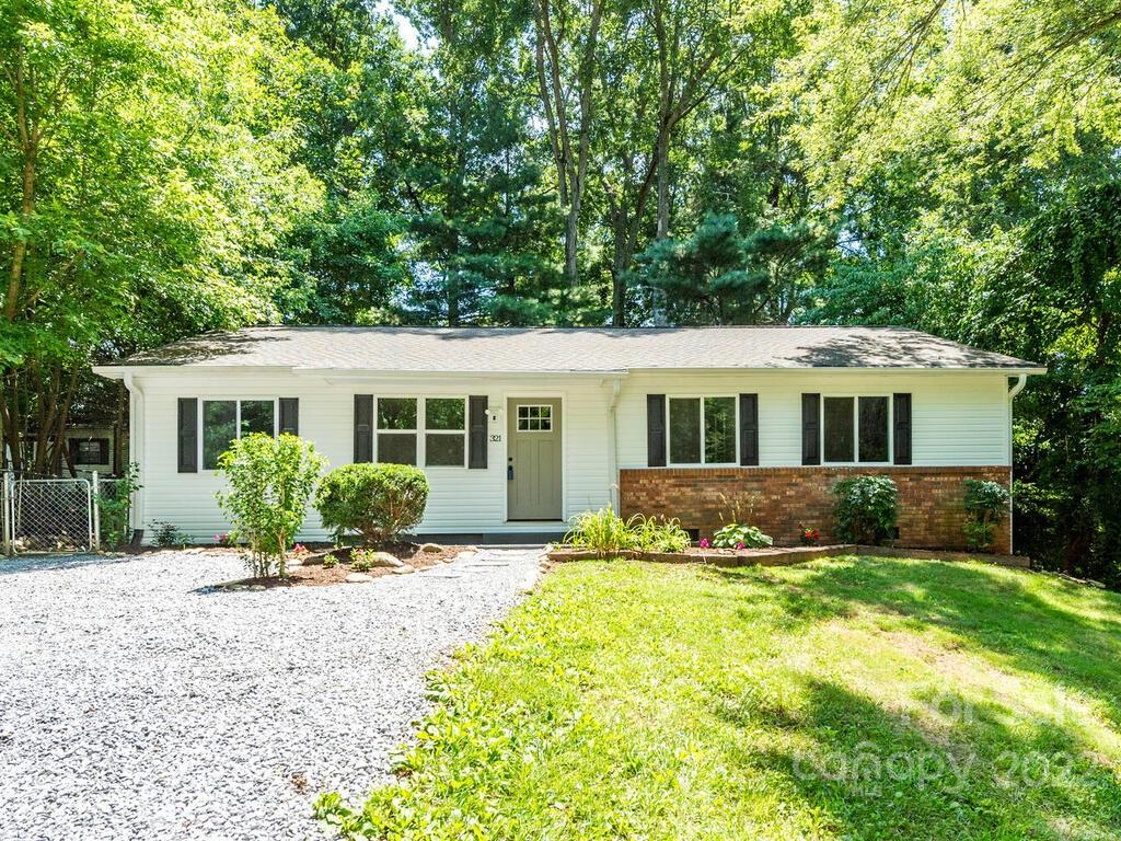 Property image 1 at 321 Melody Circle, Swannanoa, NC 28778