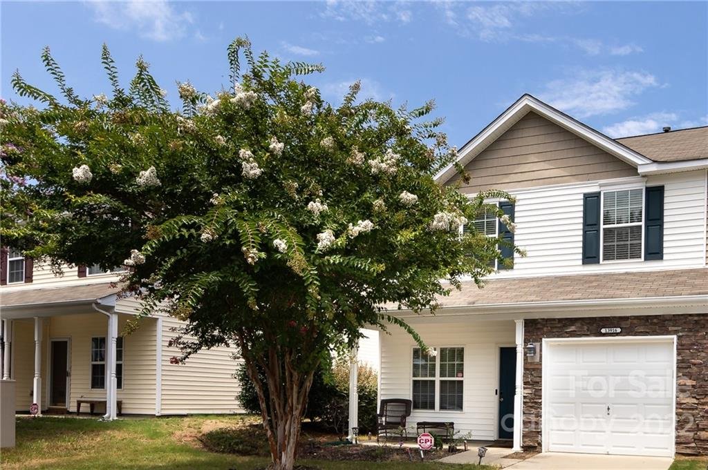 Property image 1 at 13916 Singleleaf Lane, Charlotte, NC 28278