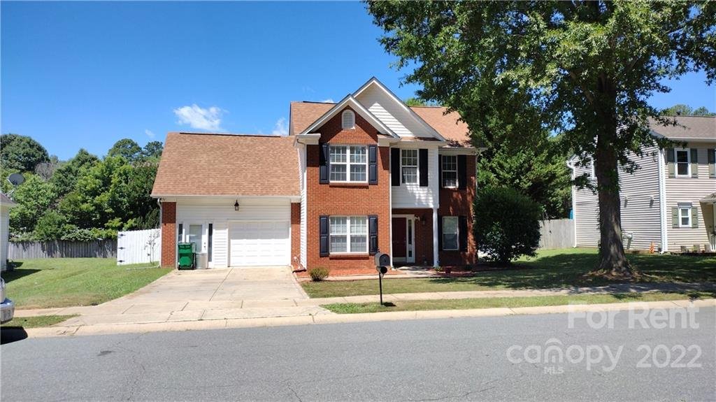 Property image 1 at 4731 Fox Thorne Drive, Charlotte, NC 28216
