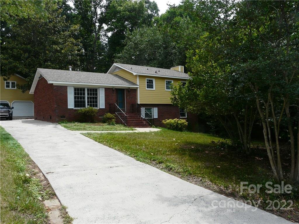 Property image 1 at 7628 Meadowdale Lane, Charlotte, NC 28212