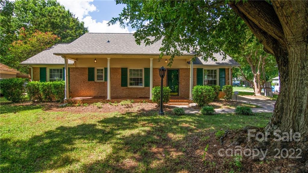 Property image 1 at 7530 Shadowcrest Drive, Charlotte, NC 28217