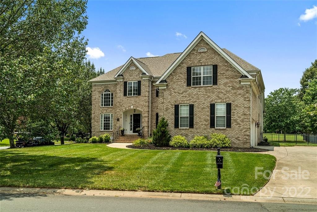 Property image 1 at 6103 Four Wood Drive, Matthews, NC 28104