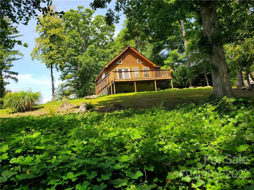 Property image 1 at 8 Summit Circle, Hendersonville, NC 28739