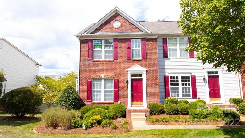 Property image 1 at 9751 Mallard Glen Drive, Charlotte, NC 28262