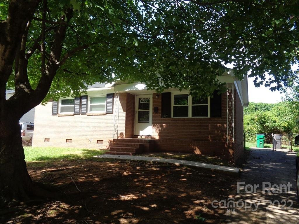 Property image 1 at 2723 Cedarhurst Drive, Charlotte, NC 28269