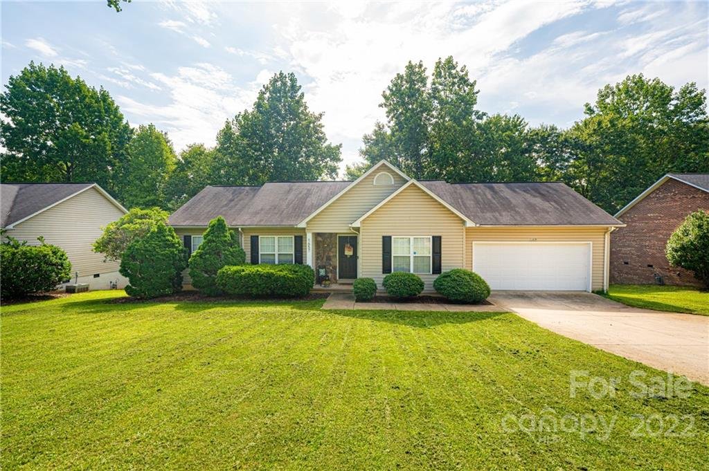 Property image 1 at 1657 6th Street, Hickory, NC 28602