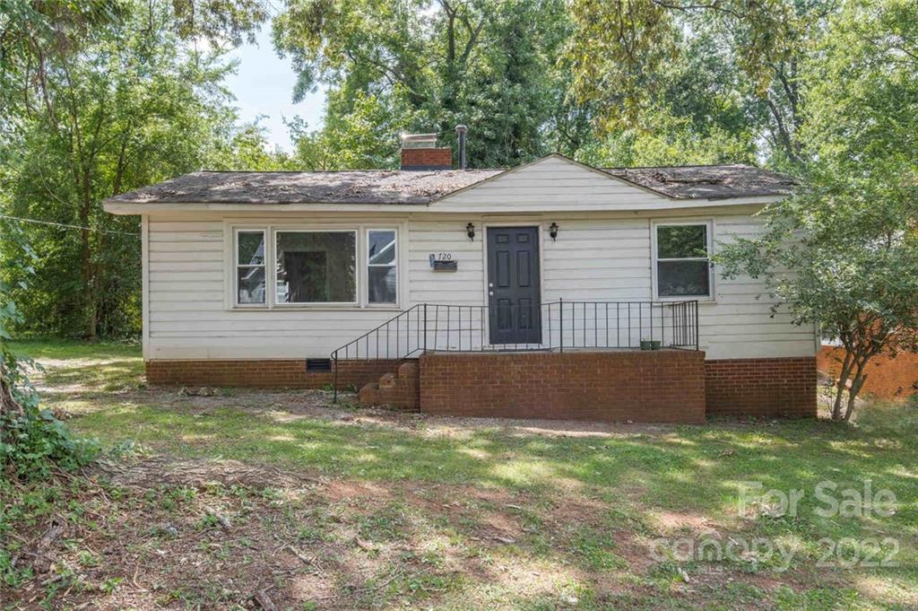 Property image 1 at 720 Tennyson Drive, Charlotte, NC 28208