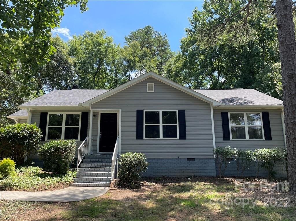 Property image 1 at 313 Newburg Lane, Matthews, NC 28105