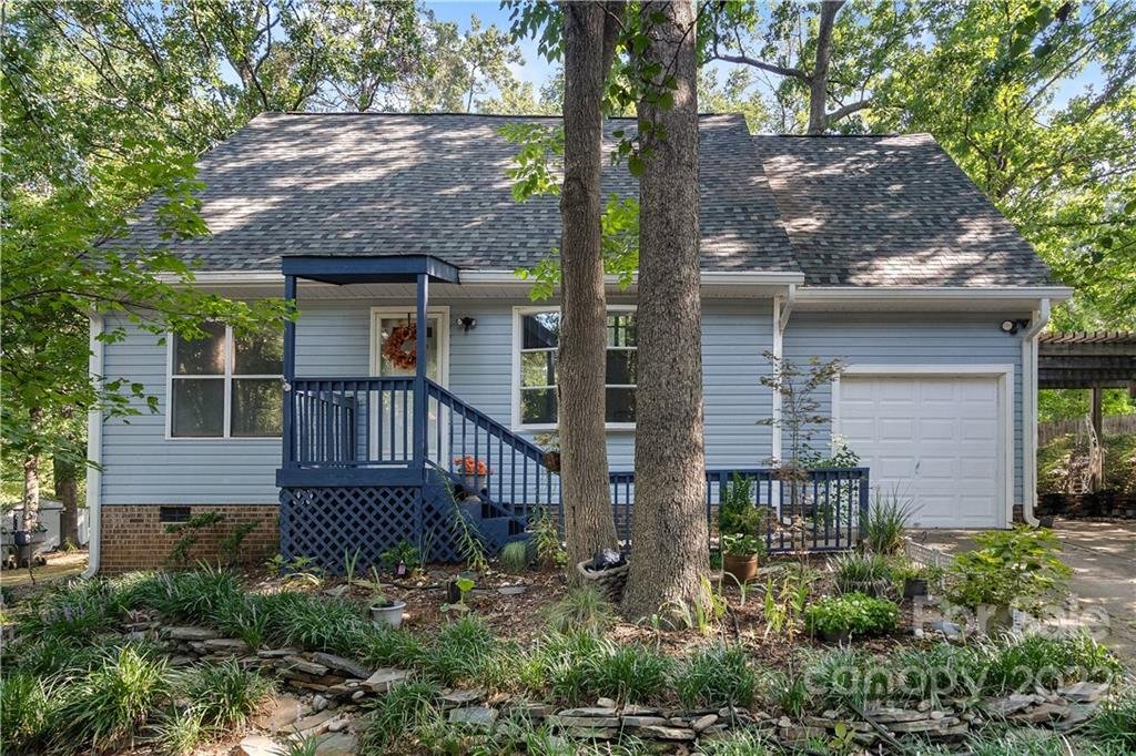 Property image 1 at 1922 Crooked Creek Drive, Charlotte, NC 28214