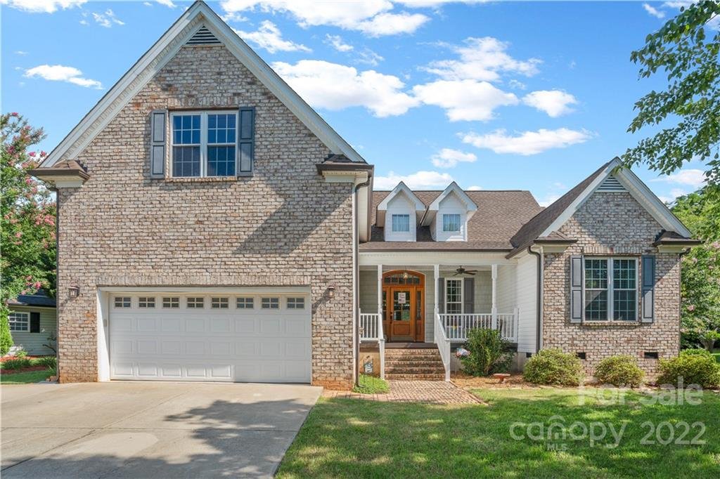 Property image 1 at 14807 Middlesborough Drive, Matthews, NC 28104