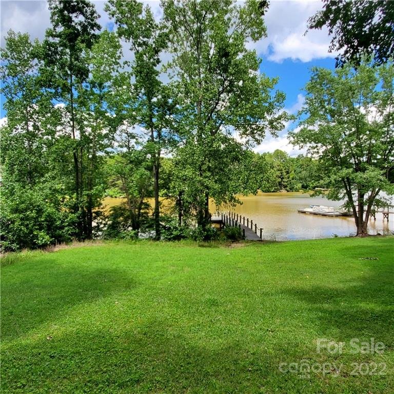 6718 Emerald Isle Drive