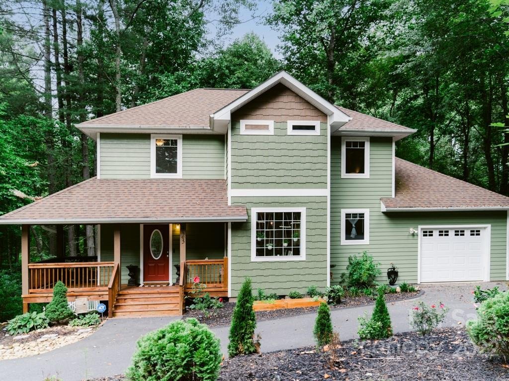 Property image 1 at 323 Fountain Trace Drive, Hendersonville, NC 28739