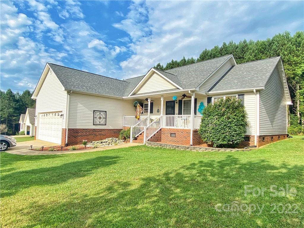 Property image 1 at 884 Creekside Drive, Lincolnton, NC 28092