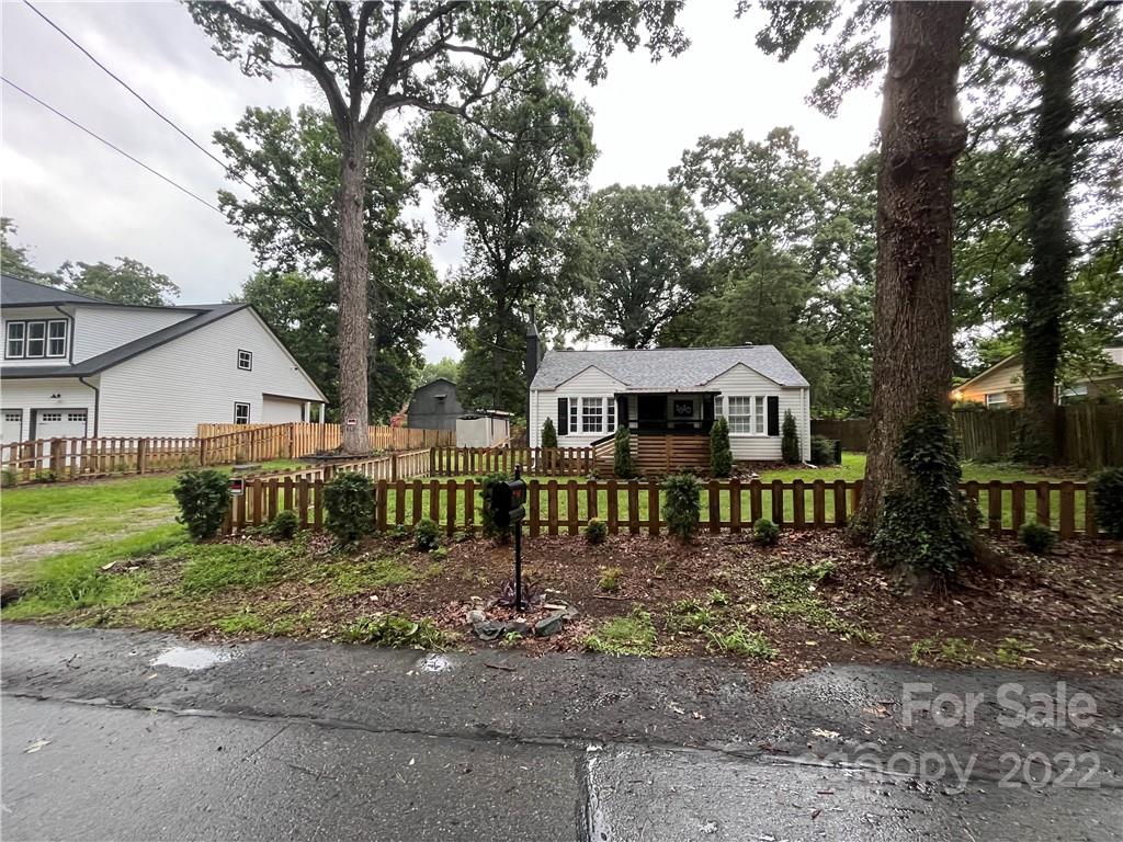 Property image 1 at 1810 Lisbon Lane, Charlotte, NC 28269