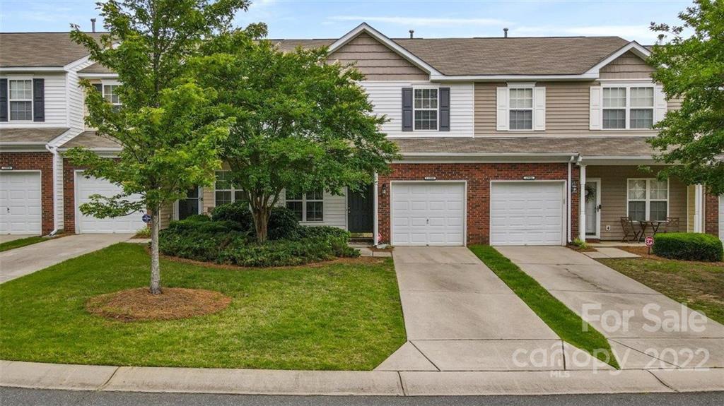 Property image 1 at 13930 Singleleaf Lane, Charlotte, NC 28278