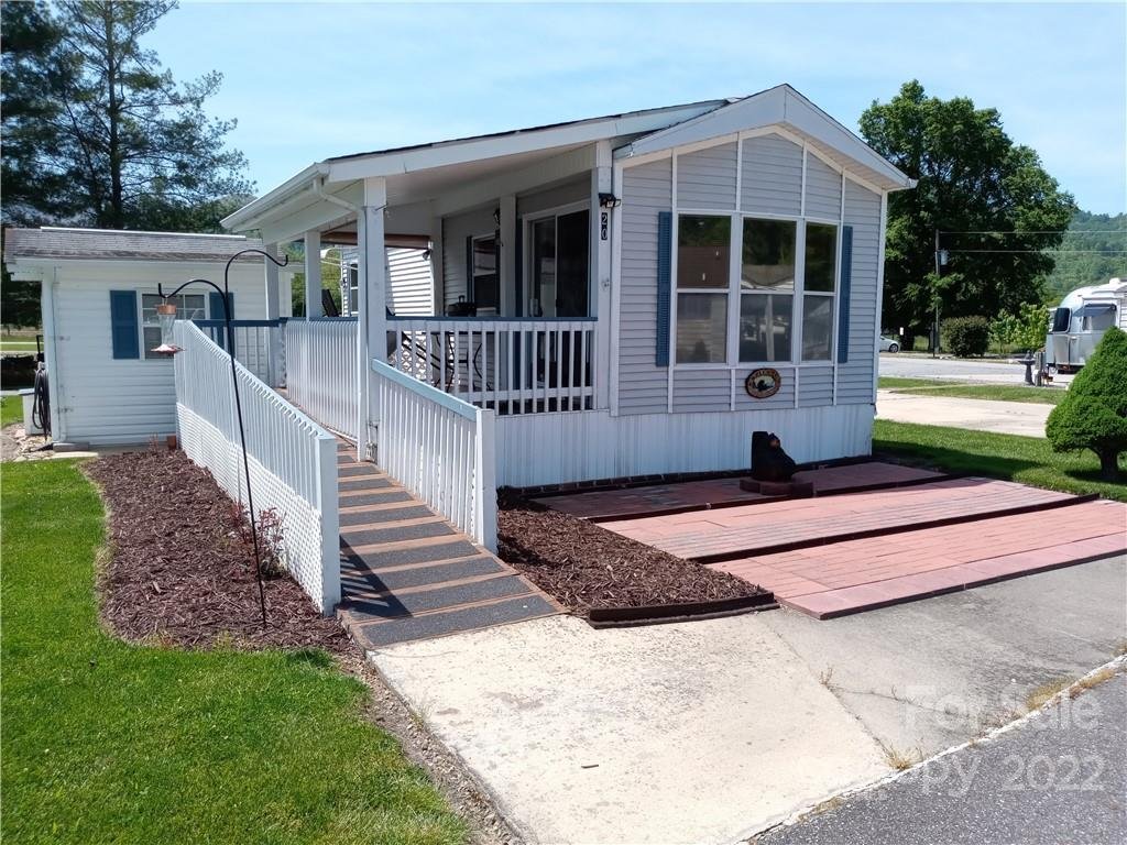 Property image 1 at 20 Strollers Lane, Waynesville, NC 28785