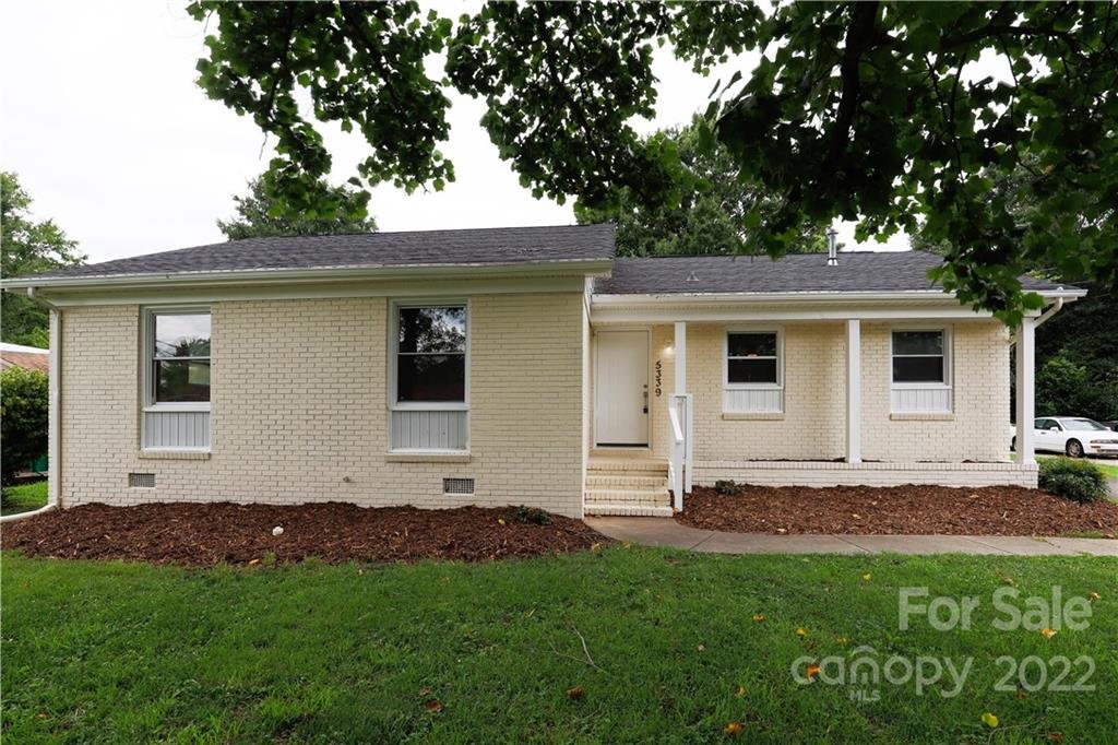 Property image 1 at 5339 Evanshire Drive, Charlotte, NC 28216