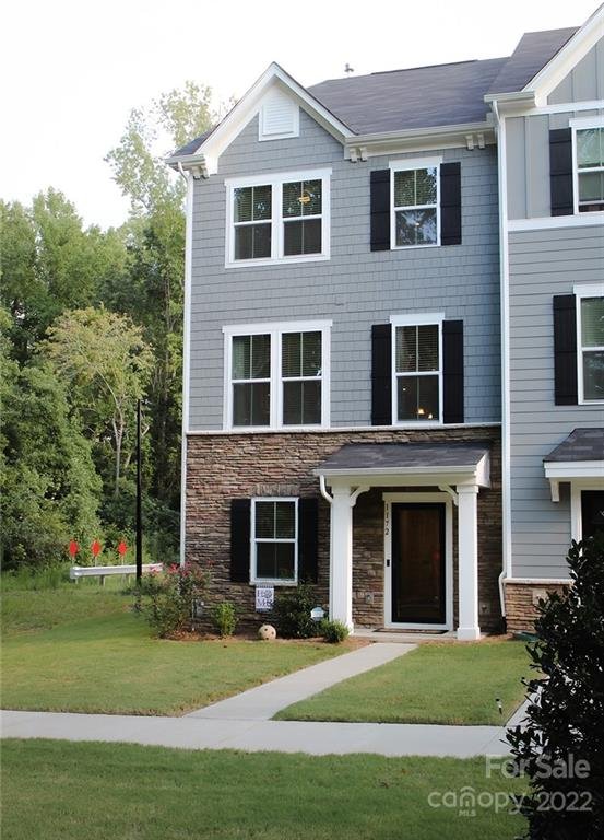 Property image 1 at 1172 Ashbury Street, Charlotte, NC 28216
