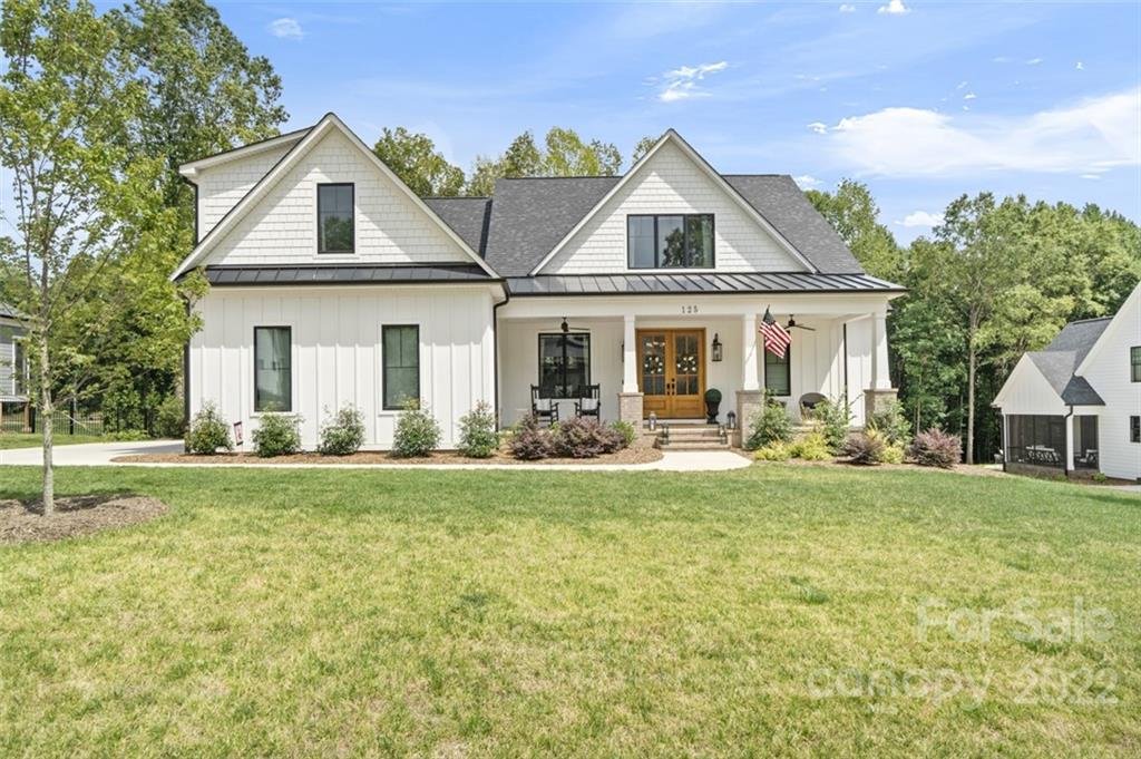 Property image 1 at 125 Castleview Lane, Mooresville, NC 28115