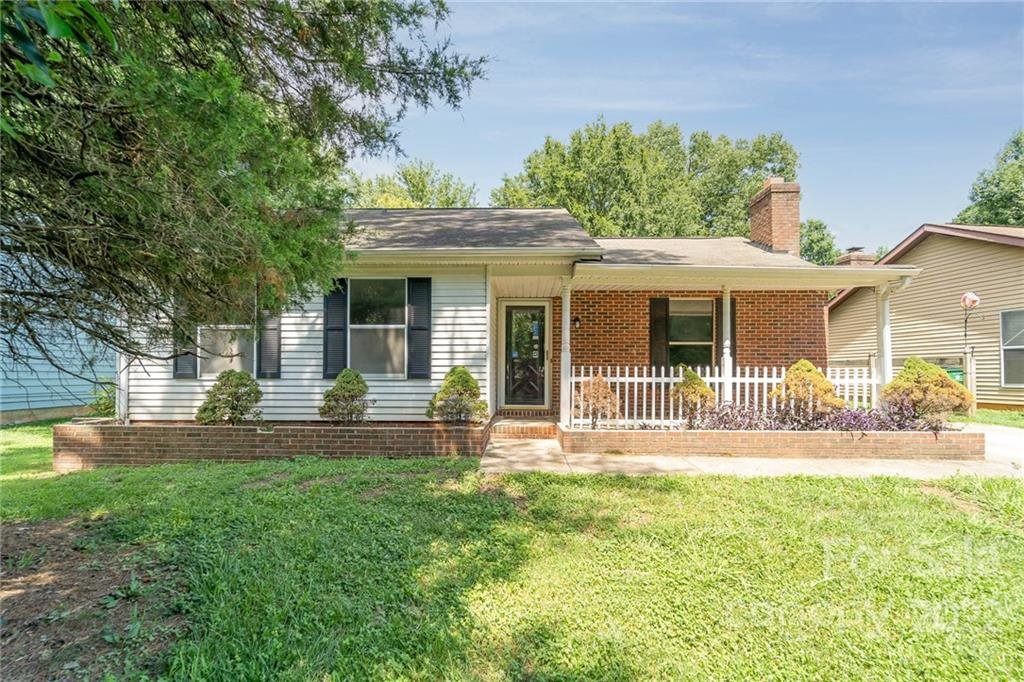 Property image 1 at 6636 Misty Morning Drive, Charlotte, NC 28212