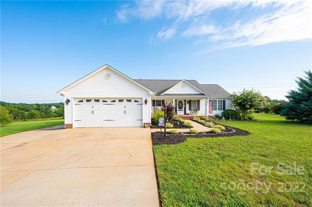 Property image 1 at 2208 Carriage Lane, Lincolnton, NC 28092