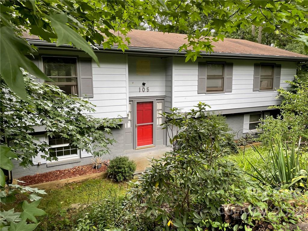 Property image 1 at 105 Botany Drive, Asheville, NC 28805