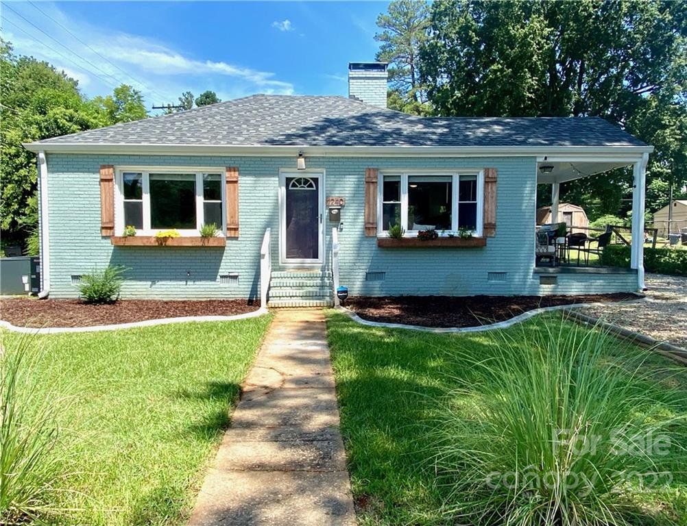 Property image 1 at 1240 Skyview Road, Charlotte, NC 28208