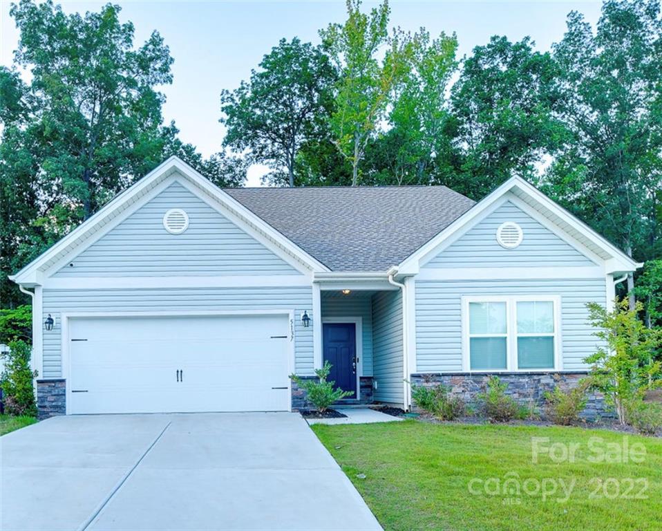 Property image 1 at 5137 Saddleback Drive, Mount Holly, NC 28120