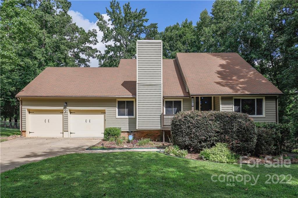 Property image 1 at 201 Woodleigh Drive, Gastonia, NC 28056