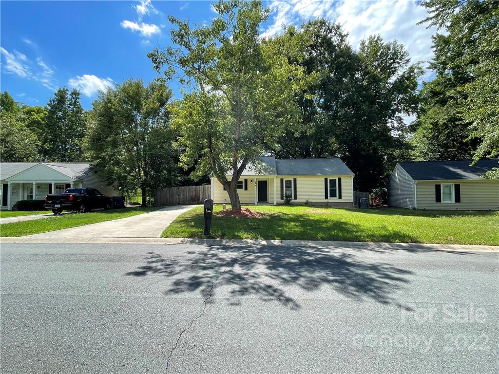 Property image 1 at 6838 N Ridge Court, Charlotte, NC 28215