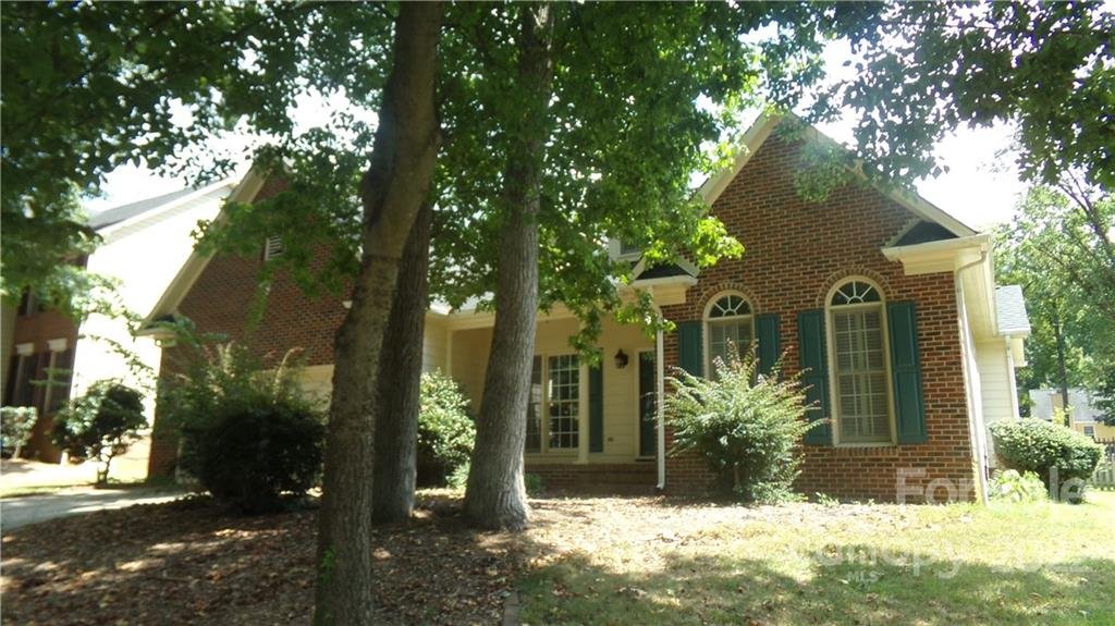 8127 Forest Shadow Circle