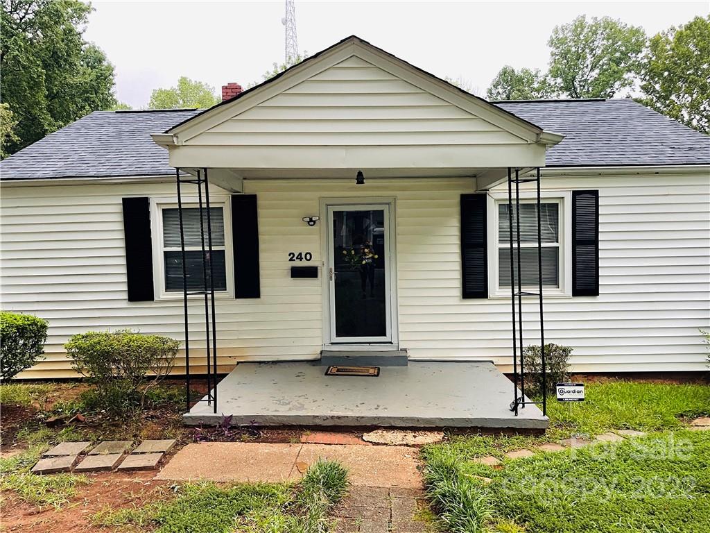 Property image 1 at 240 Keswick Avenue, Charlotte, NC 28206
