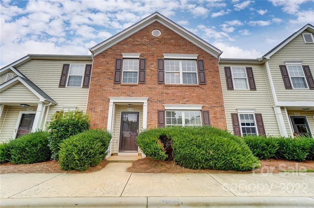 Property image 1 at 7549 Pilot Cove Court, Denver, NC 28037