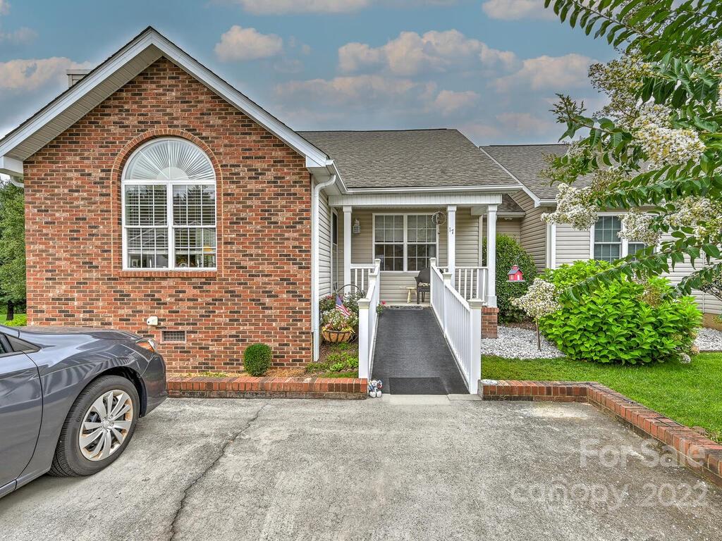 Property image 1 at 17 S Woodridge View Court, Hendersonville, NC 28791