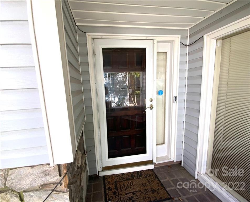 Property image 1 at 1700 Renard Ridge Road, Charlotte, NC 28212