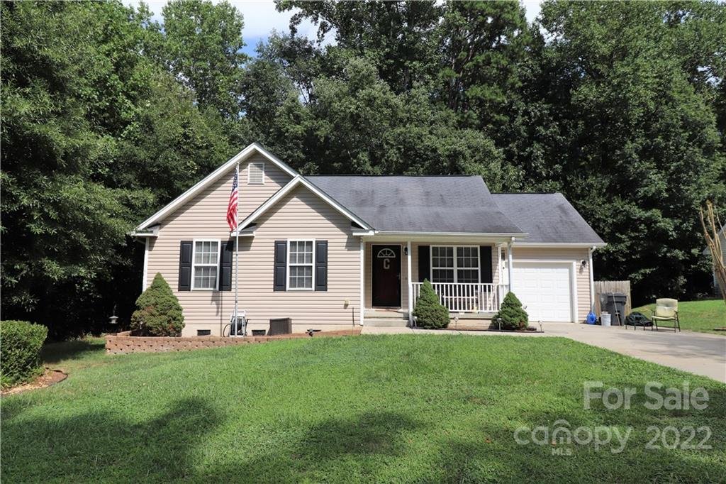 Property image 1 at 5301 Park Place Drive, Dallas, NC 28034