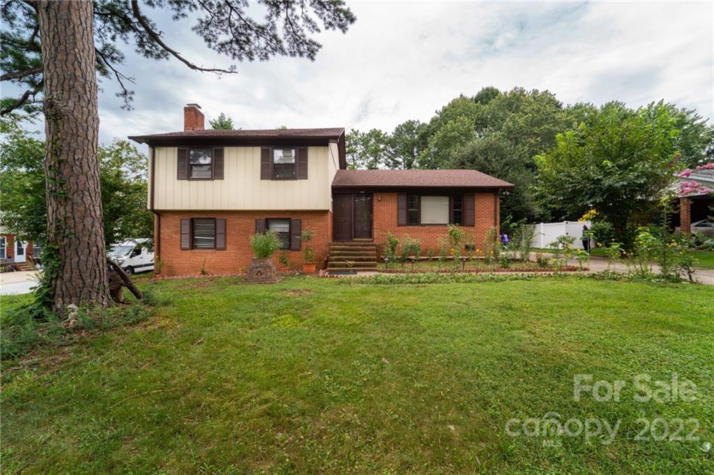 Property image 1 at 4513 Cloverdale Avenue, Charlotte, NC 28212