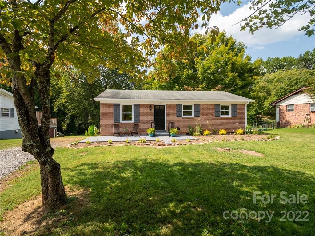 Property image 1 at 11 Birchwood Lane, Asheville, NC 28805