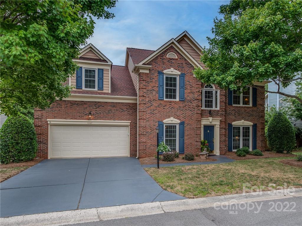 Property image 1 at 10427 Pullengreen Drive, Charlotte, NC 28277