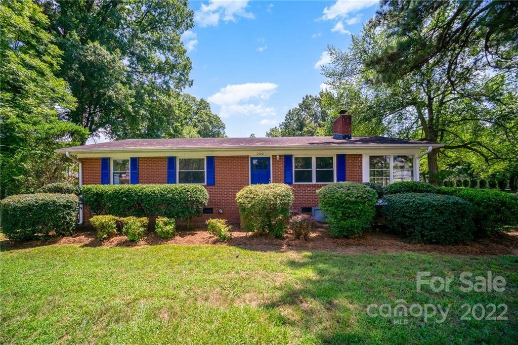 Property image 1 at 200 Owen Boulevard, Charlotte, NC 28213